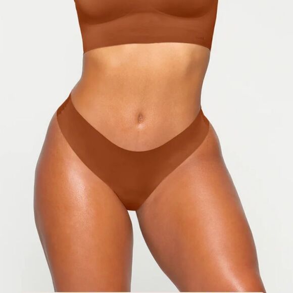 NWT SKIMS Naked Dipped Carmal Nude Seamless Thong Panty - Picture 1 of 7